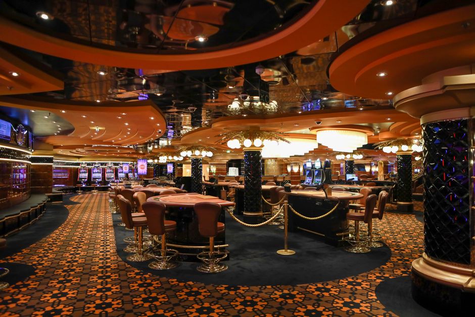 Kostenlose Freispiele ohne Einzahlung 2026: Aktuelle Angebote: Eingangshalle eines Casinos — Symbolbild für Kontoeröffnung und Identitätsprüfung